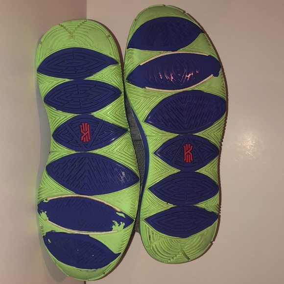Kyrie 5 Wolf Grey Lime Blast - Picture 3 of 6